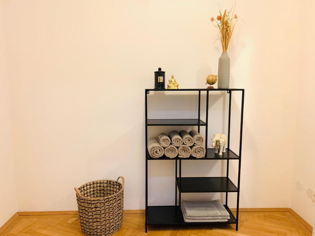Ruhige Wohnung Im Gasometer Wien *Wifi*U3*Netflix* Exterior photo